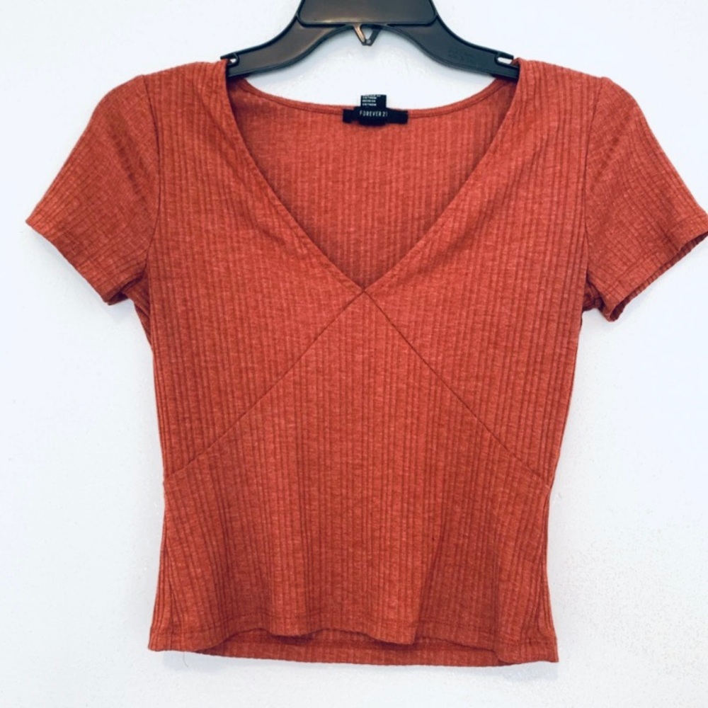 V neck crop tee shirt